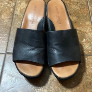 Women’s 9.5 Gentle Soul Forella Slide